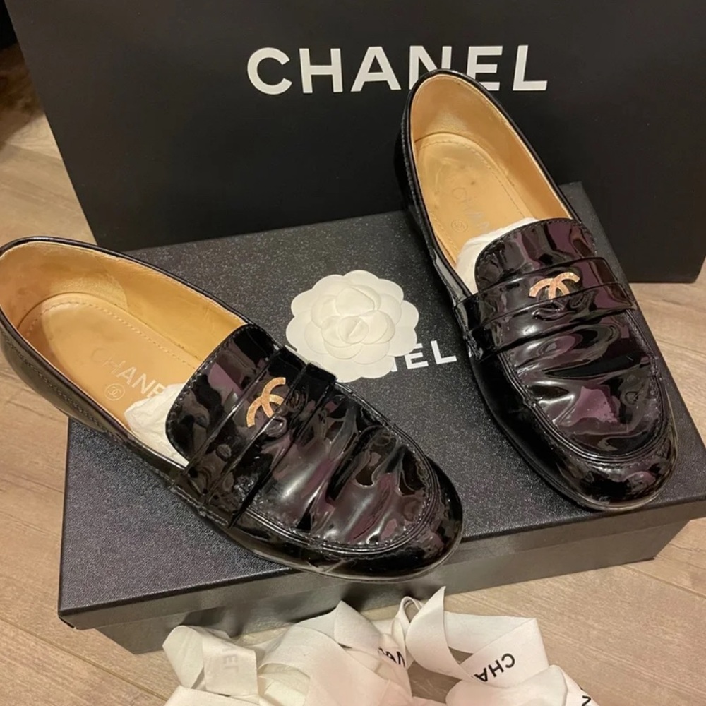 Chanel patent loafer size 37 GUC authentic